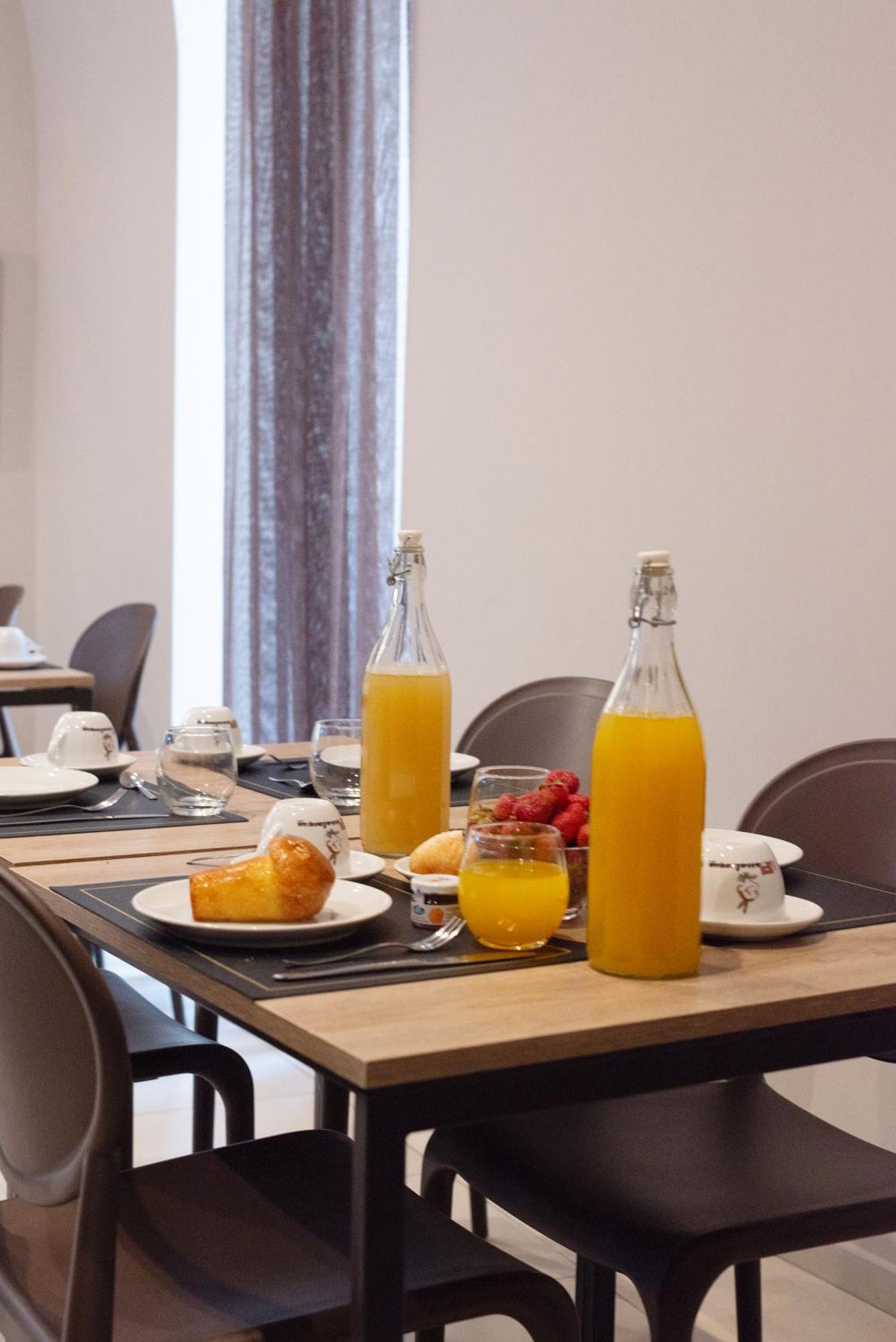 Neapolis Lifestyle Naples