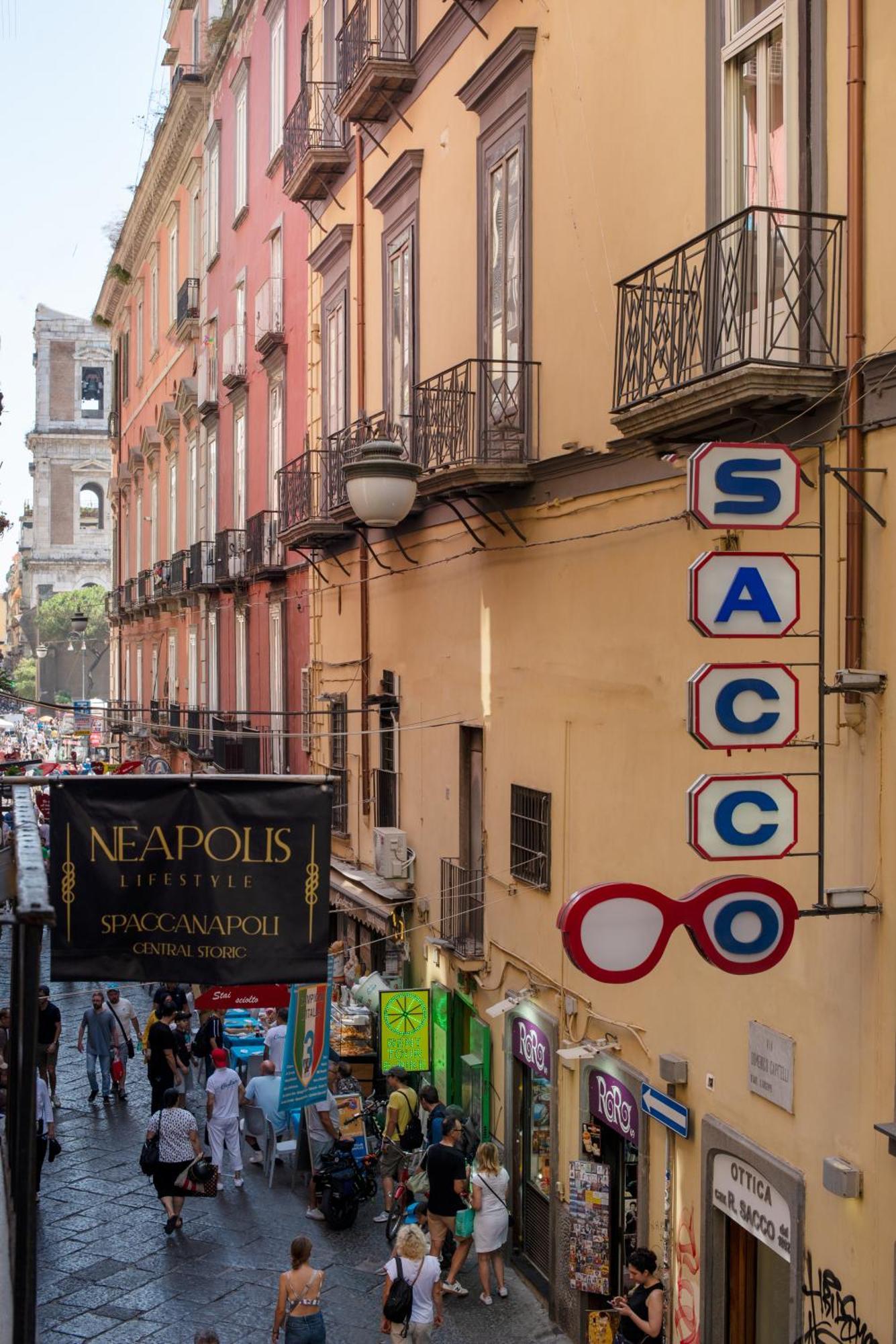 Neapolis Lifestyle Naples