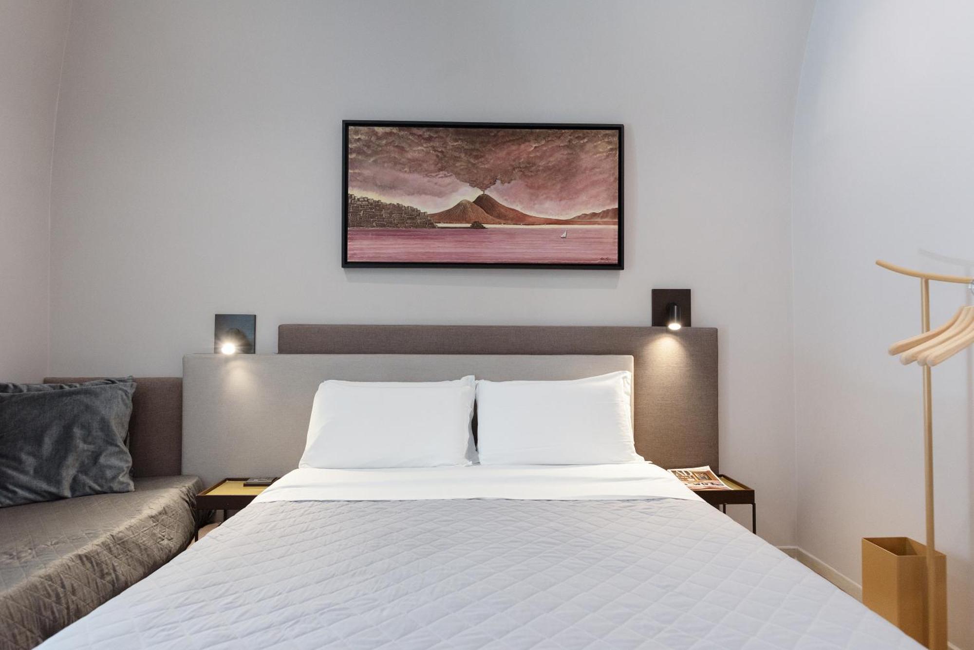 Neapolis Lifestyle Naples